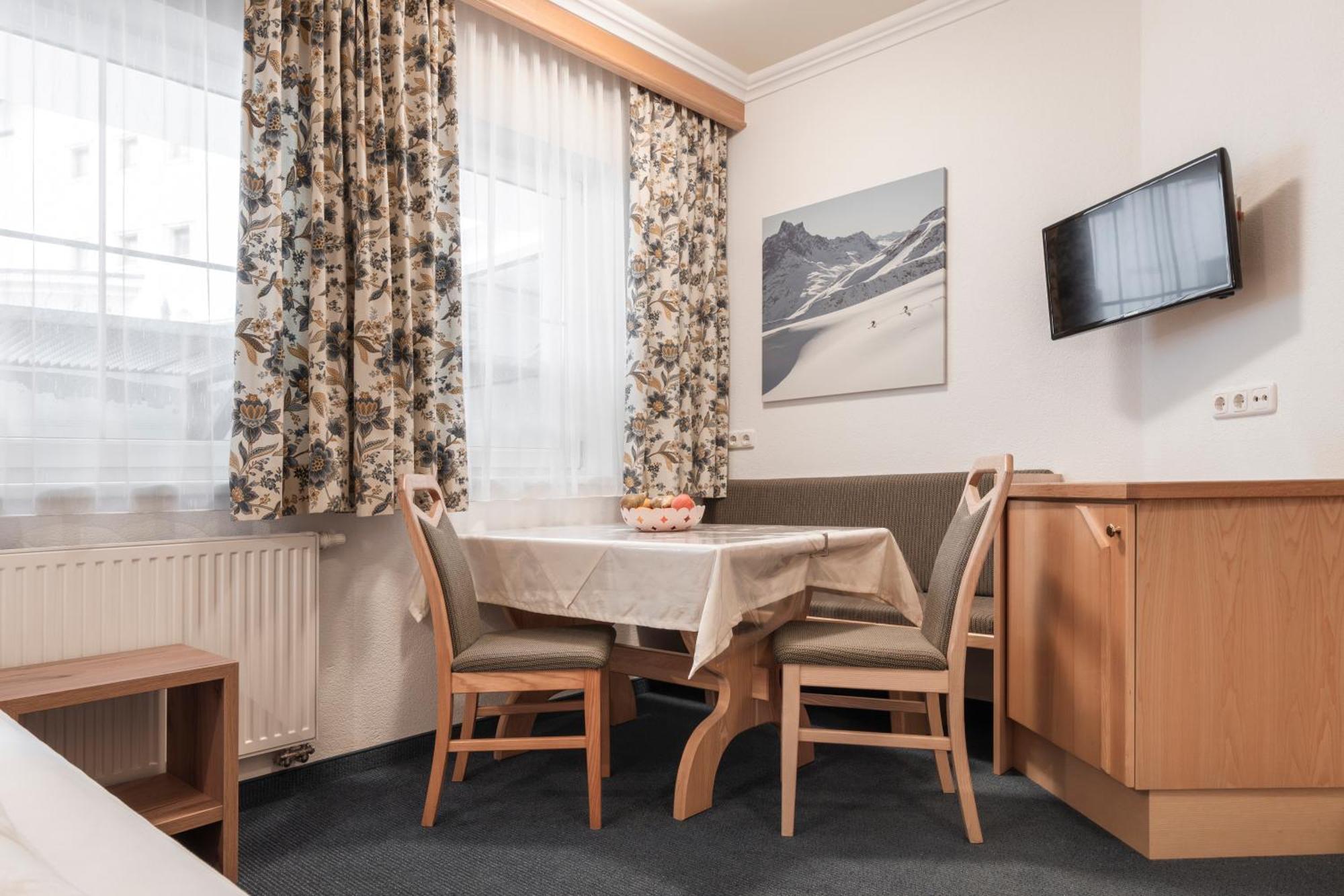 Schmid Rooms & Apartments Ischgl Ngoại thất bức ảnh