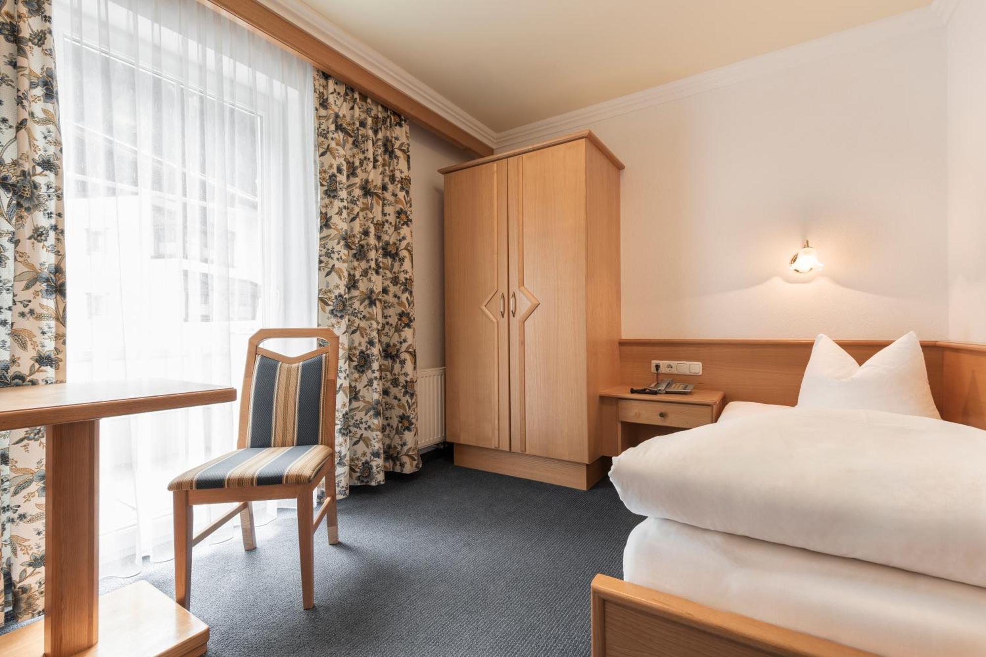 Schmid Rooms & Apartments Ischgl Ngoại thất bức ảnh